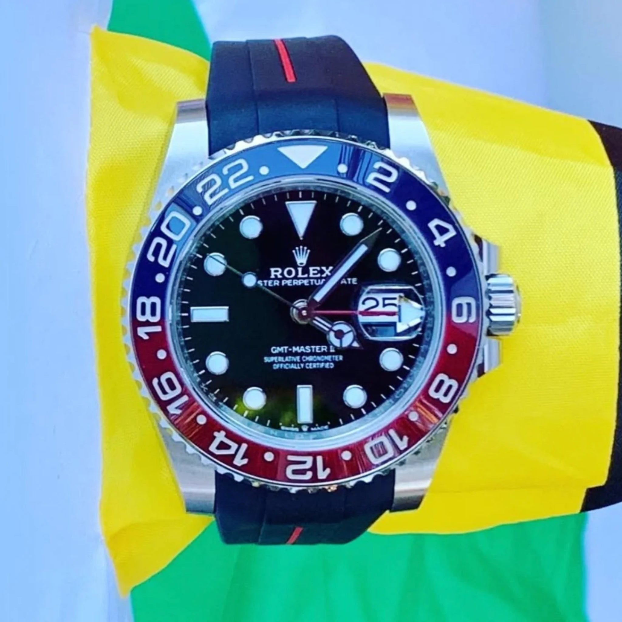 Faltschliessen Kautschukarmband für Rolex GMT - Master II in Schwarz mit Roter Linie | LuxLine® - Helvetus DE