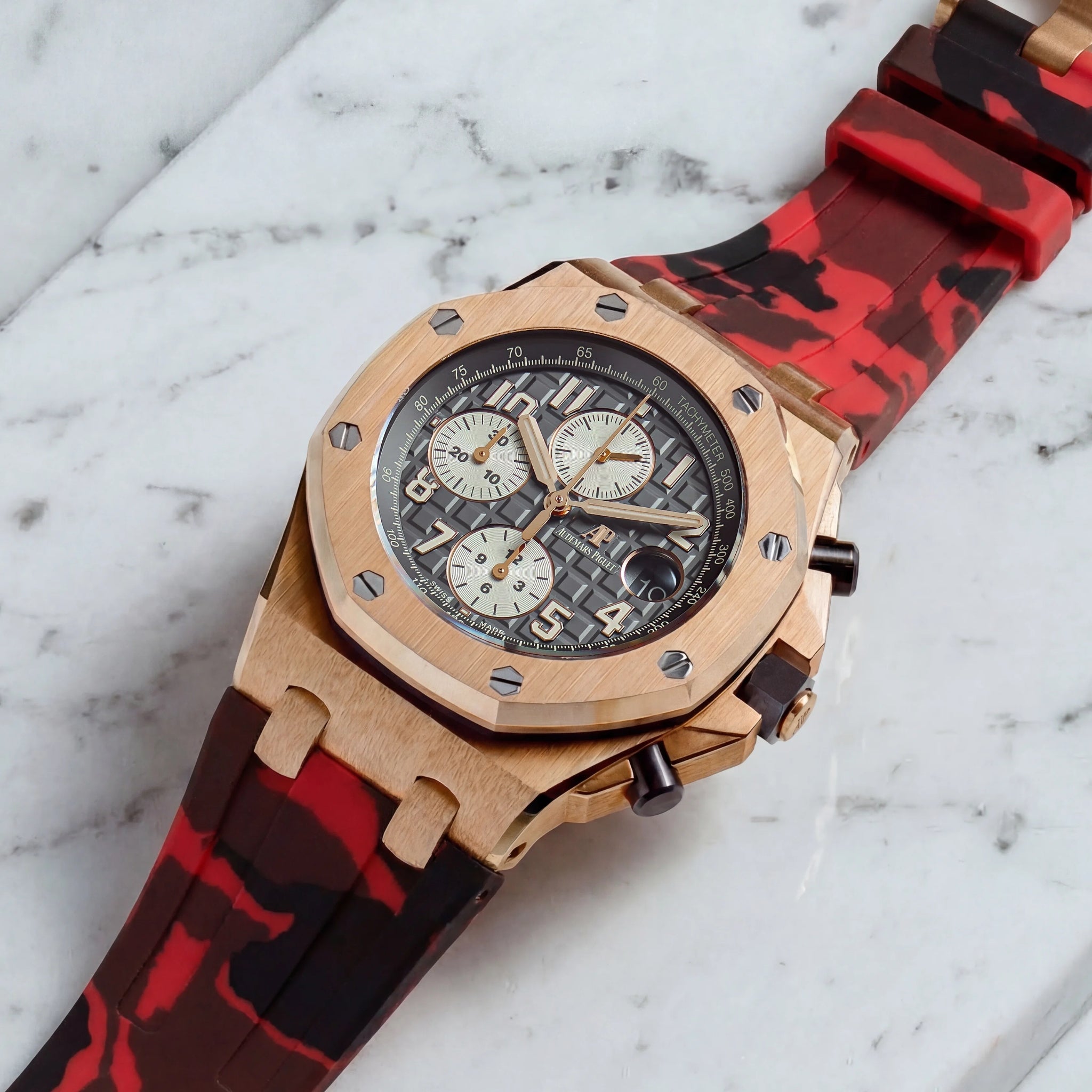 Kautschuk Armband - für alle Audemars Piguet Offshore 42mm - Rot Camo - Helvetus