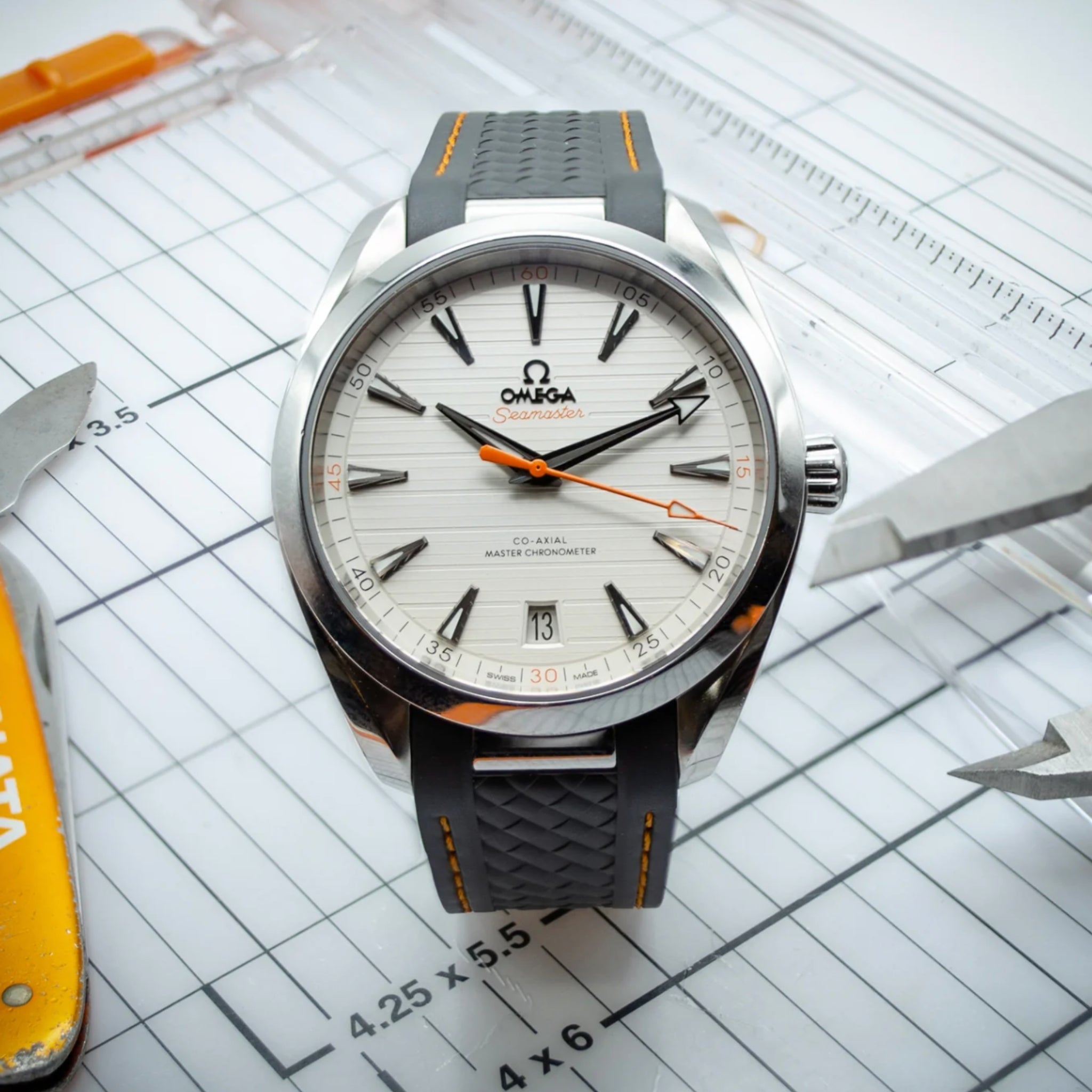 Kautschukarmband – Für Omega Seamaster Aqua Terra 300 / 150m – Schwarz/Orange - Helvetus DE