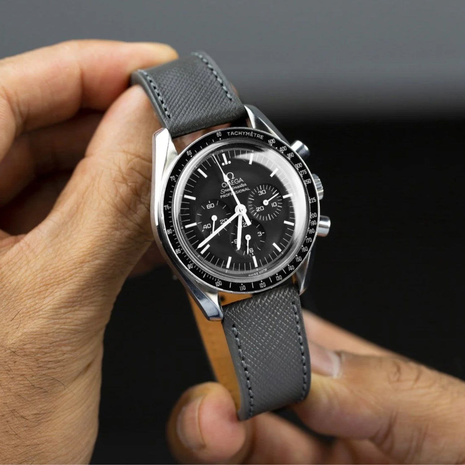 Lederarmband in Grau – Klassisches Design - Helvetus DE