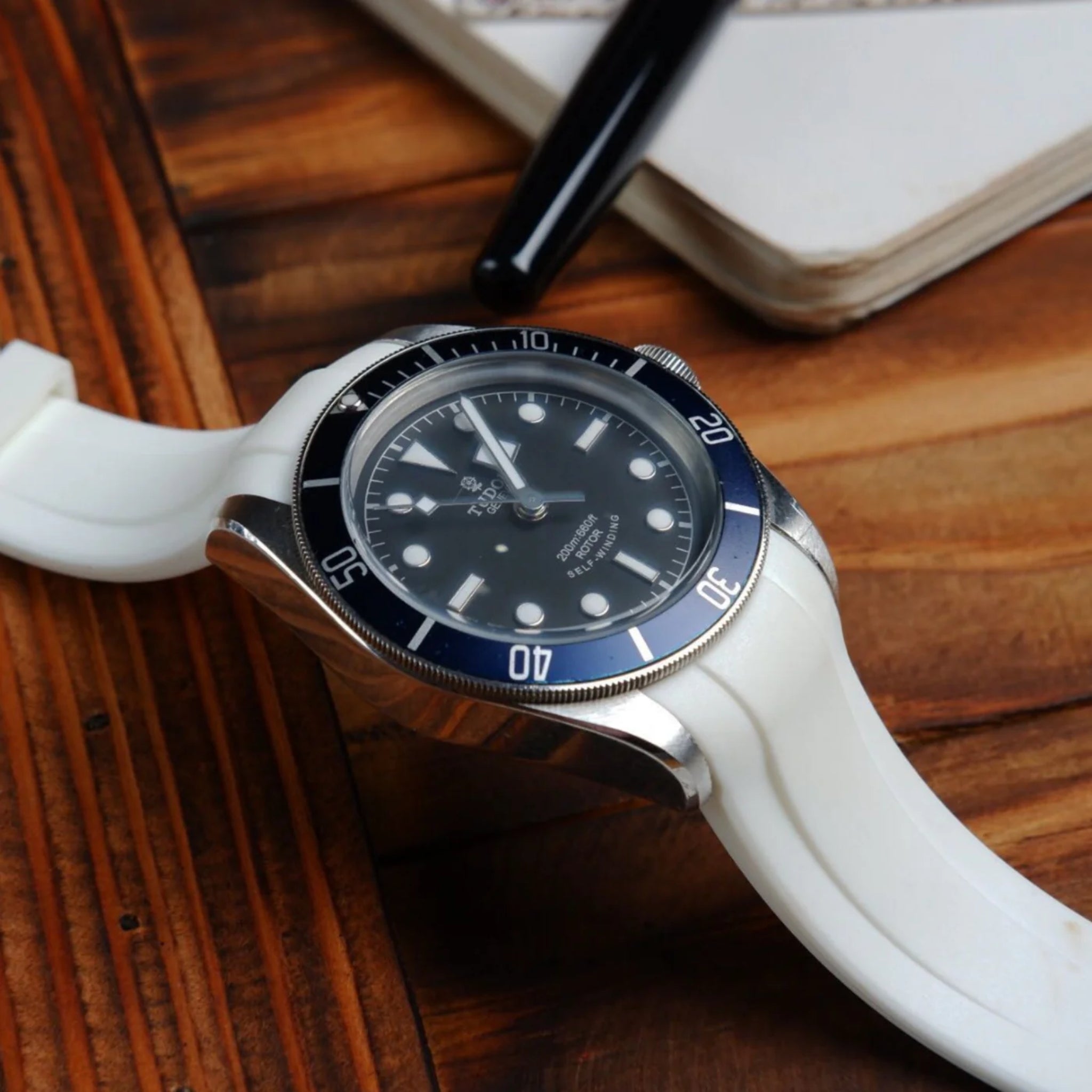 Kautschukarmband - Für alle Tudor Black Bay Modelle - Weiss - Helvetus DE