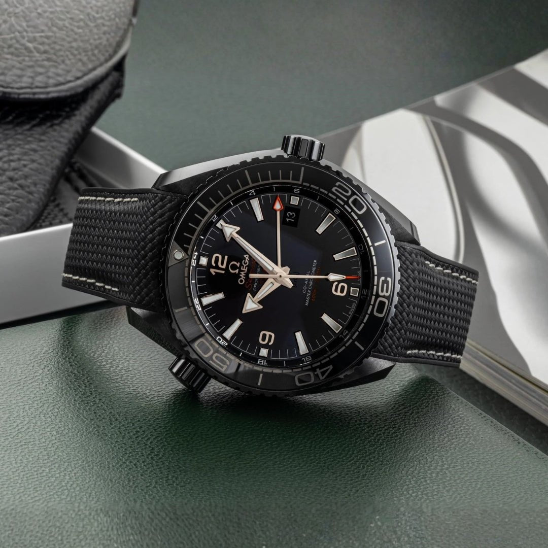 Kautschukarmband – Für Omega Seamaster Planet Ocean – Schwarz/Weiß - Helvetus DE