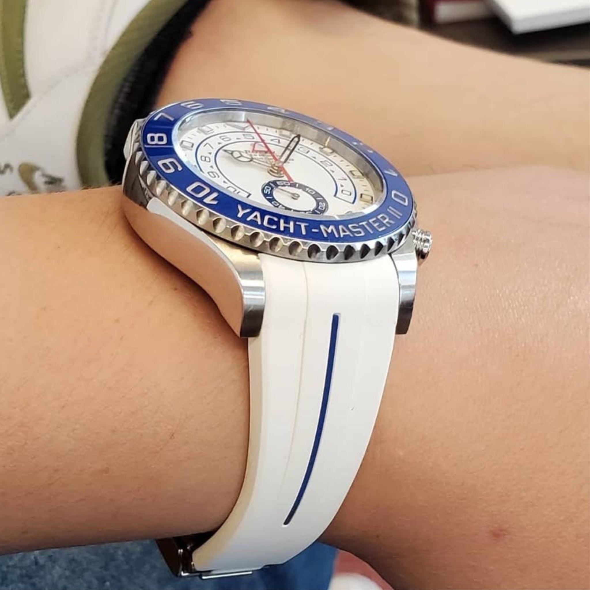 Kautschukarmband für Rolex Yacht - Master II 44mm - Weiss/Blau Linie | LuxLine® - Helvetus DE